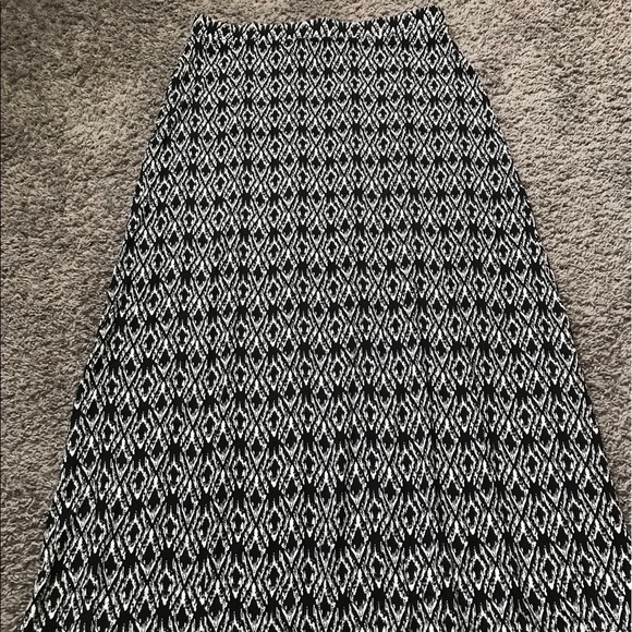 Dalia Black & White Maxi Skirt - Picture 2 of 4